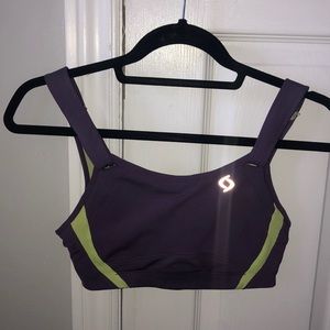 32D Moving comfort Sports bra